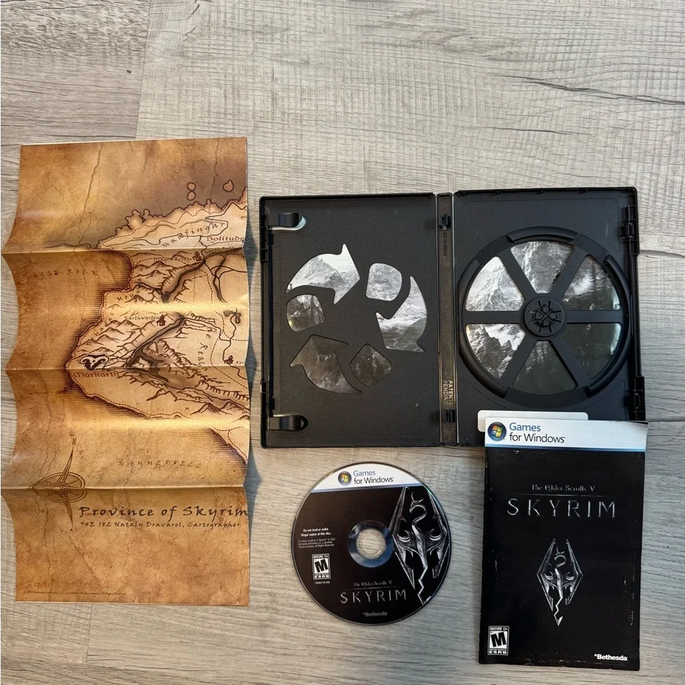 Elder Scrolls V Bethesda Skyrim Game PC RPG 2011 Complete Dvdrom Key Map Manual